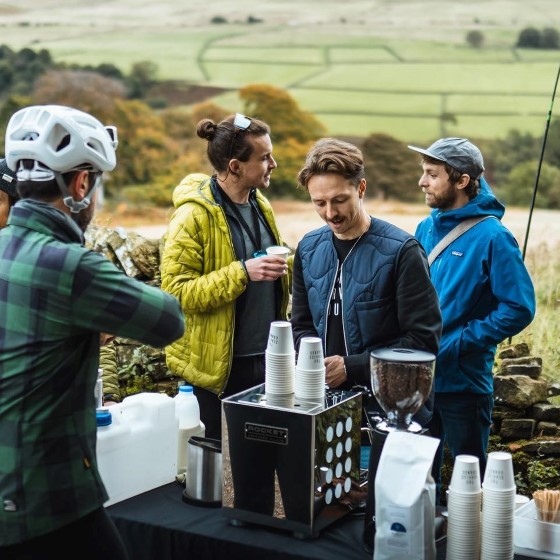 Kávomlýnek s kávovarem Rocket Espresso.